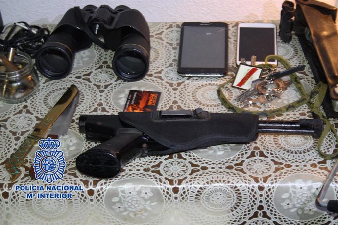 Efectos incautados tras la detención de un grupo criminal que se dedicaba a robos con violencia e intimidación con armas en la Región de Murcia