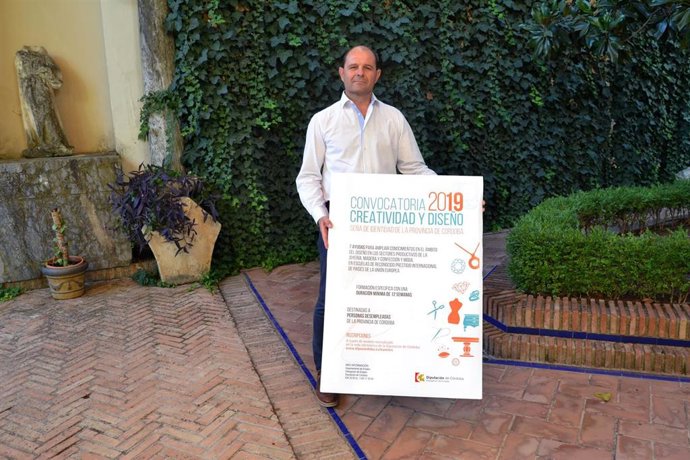 El delegado de Empleo de la Diputación de Córdoba, Miguel Ruz, presenta la Convocatoria de Creatividad y Diseño