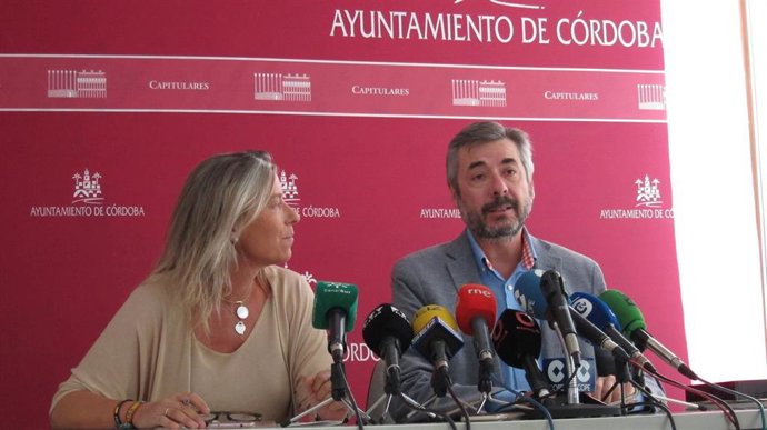 Miguel Ángel Torrico e Isabel Albás.