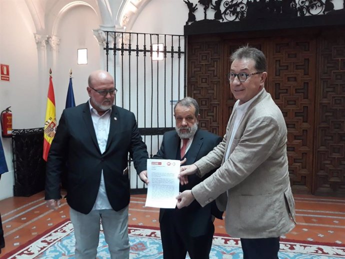 UGT y CCOO Madrid se reunen con el Defensor del Pueblo.