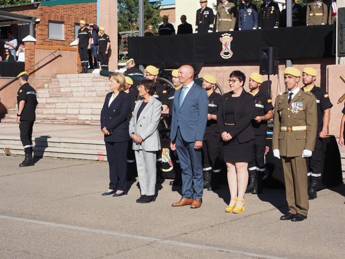 La Delegada del Gobierno en Castilla y León, Mercedes Martín, durante los actos en honor a la patrona de la UME, Nuestra Señora del Rosario.