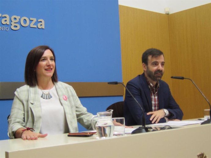 La vicealcaldesa y consejera de Cultura y Promoción Exterior de Zaragoza, Sara Fernández, hace balance de los dos primero días de las Fiestas del Pilar.