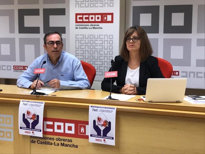 El secretario regional de CCOO, Paco de la Rosa, en rueda de prensa