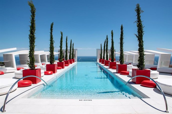 Higuerón Hotel Málaga Curio Collection by Hilton piscina infinita infinity relax costa del sol turismo turistas