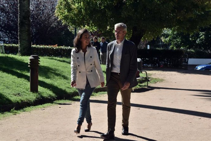 La alcaldesa de Marín, María Ramallo, con Alfonso Rueda en Pontevedra.