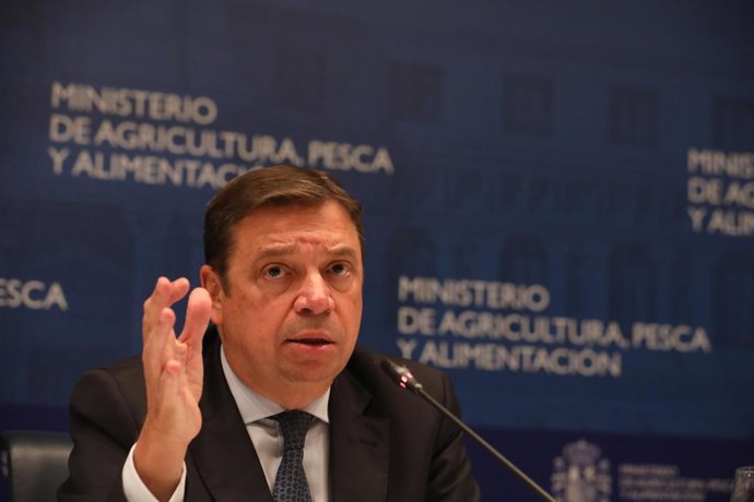 El ministro de Agricultura y Pesca en funciones, Luis Planas, durante la rueda de prensa tras consejos consultivos de Política Pesquera y Agraria, y Conferencia Sectorial de Agricultura, en Madrid (España), a 7 de octubre de 2019.