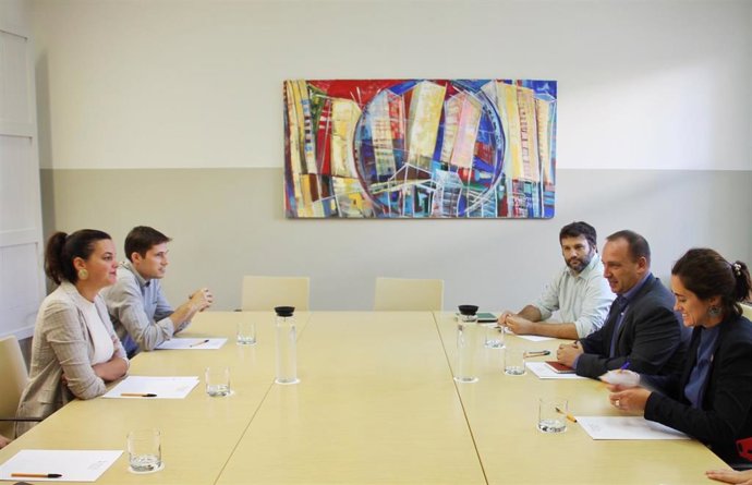 Sandra Gómez se reúne con Martínez Damau para abordar la rehabilitación del Cabanyal