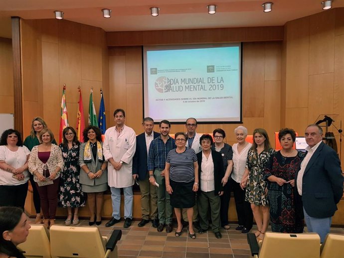 Autoridades en la celebración del Día Mundial de la Salud Mental en el Área de Gestión Sanitaria Sur de Córdoba