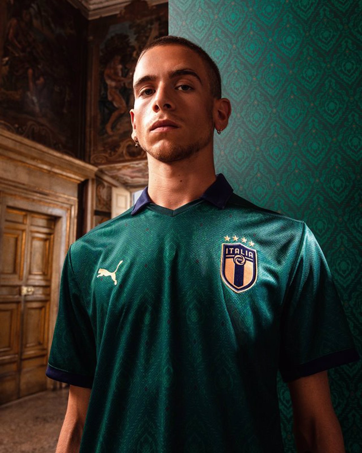 Italia recupera el 'verde' de 1954 en la camiseta nacional 'renacentista'  de Puma