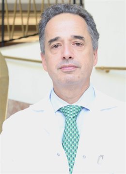 El doctor Ricardo Díez Valle, nuevo jefe del Departamento de Neurocirugía de la Fundación Jiménez Díaz