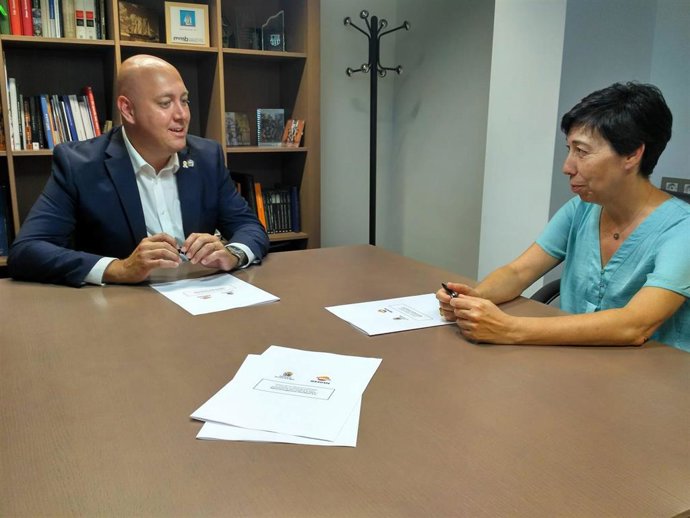 El Ayuntamiento de La Rpita (Tarragona) y Repsol han renovado el convenio para restaurar y exponer nuevos objetos en el Museo de la Mar de l'Ebre