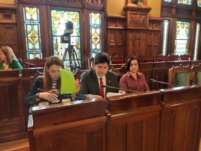 El consejero de Ciencia, Innovación y Universidad, Borja Sánchez, comparece en la Junta General.