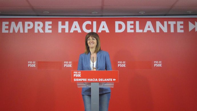 La secretaria general del PSE-EE,Idoia Mendia, en una comparecencia en Bilbao