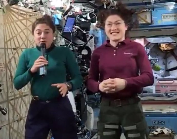 El primer paseo espacial solo de mujeres será el 21 de octubre