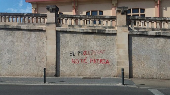 Pintada vandálica en Palma que ya ha sido eliminada por Emaya