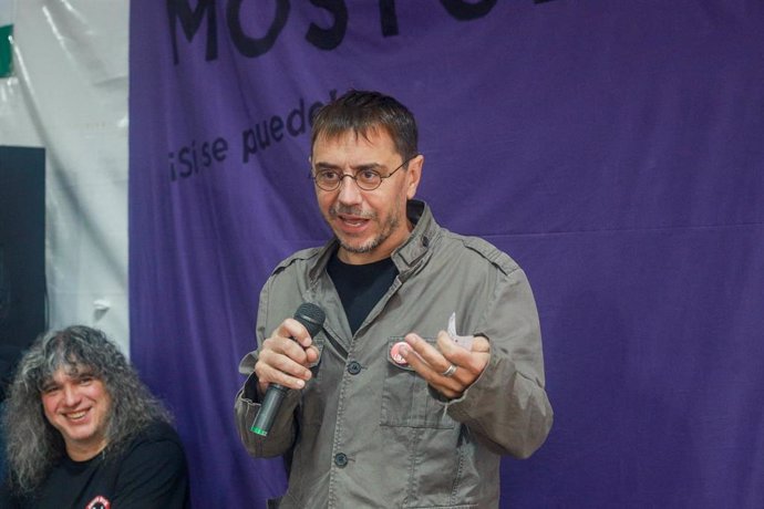 Juan Carlos Monedero participa en el coloquio 'La música como vehículo político' en Móstoles (Madrid).