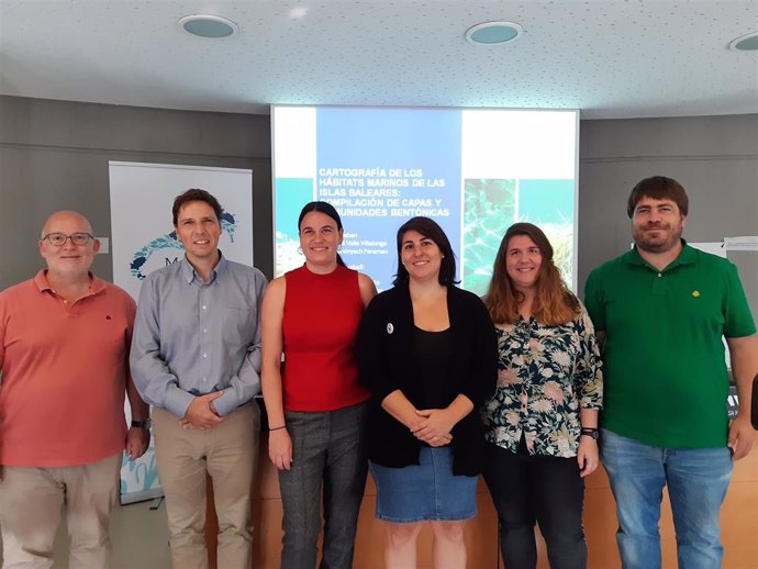 Representantes del Obsam, la SHNB y la Fundación Marilles  en la presentación de la nueva cartografía unificada de los fondos marinos de Baleares