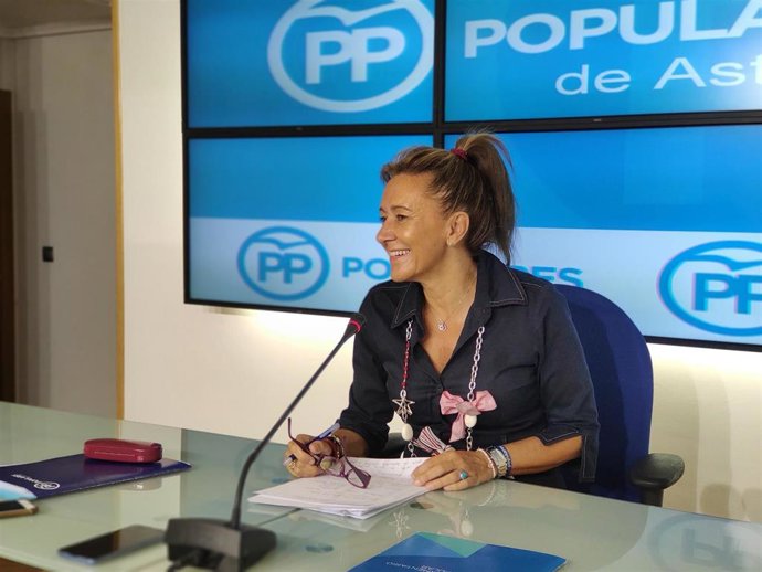 La diputada del PP y cabeza de lista del PP al Congreso por Asturias, Paloma Gázquez, en rueda de prensa.
