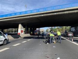 Imagen del accidente de una motorista y una furgoneta en la M-30