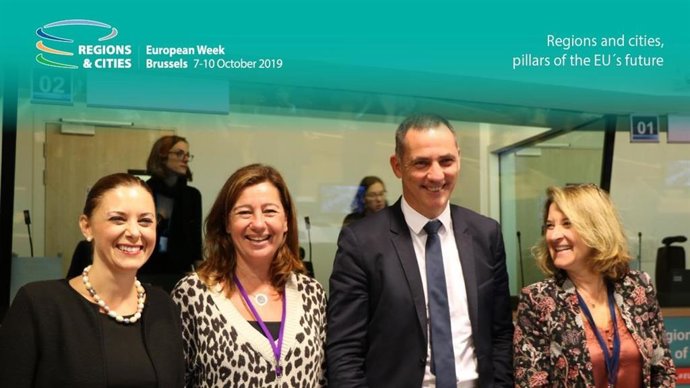 La presidenta del Govern, Francina Armengol, con los representantes insulares de Córcega, Cerdeña y Gozo.
