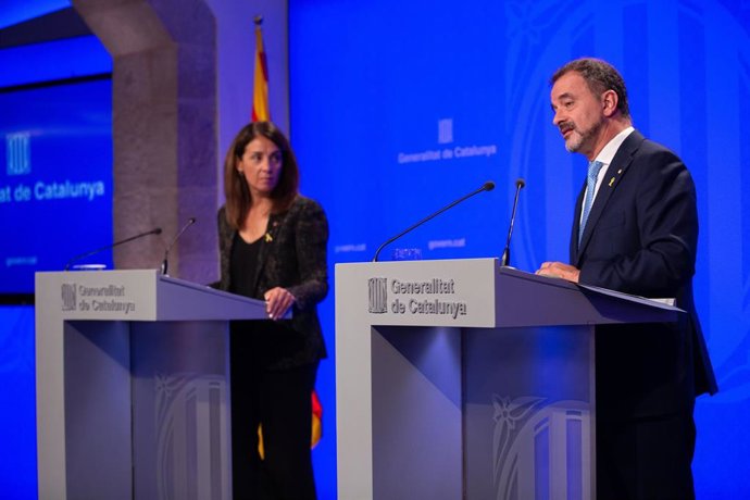 Los consellers Meritxell Budó y Alfred Bosch, tras el Consell Executiu