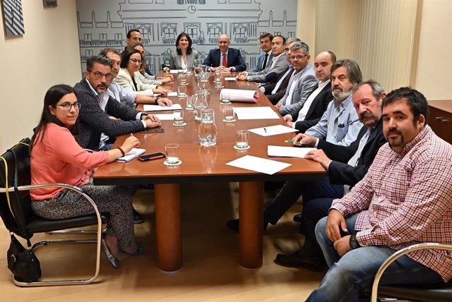 Reunión sobre escombreras en el Ayuntamiento de Salamanca.