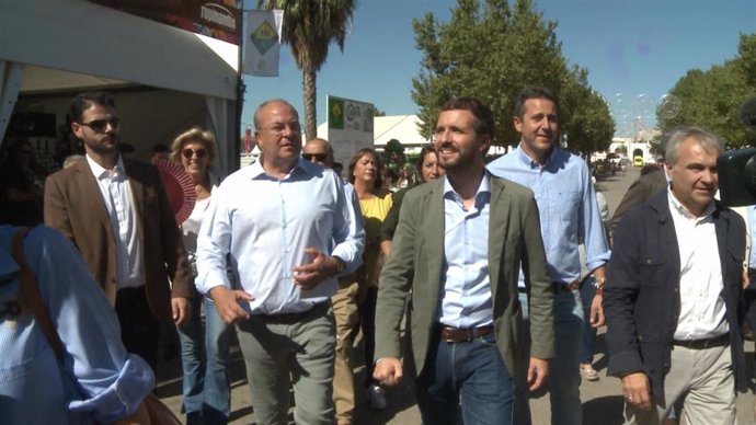 Casado y Monago junto a otros dirigentes 'populares' en la Feria Ganadera de Zafra