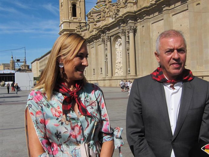 La vicesecretaria de Organización del Partido Popular (PP), Ana Beltrán, el presidente provincial del PP Zaragoza, Javier Campoy.