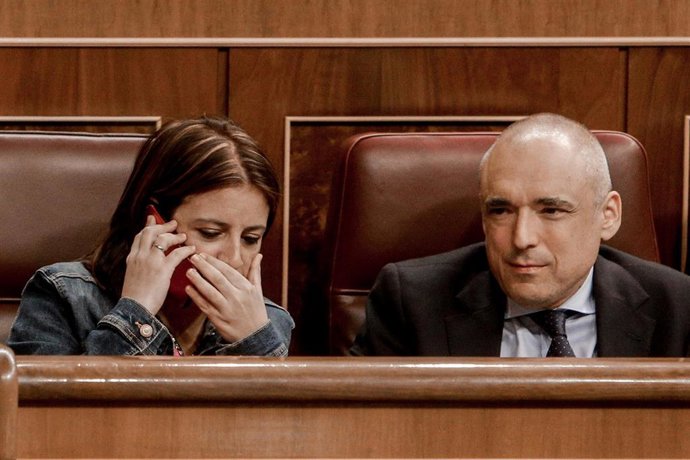 Los portavoces del PSOE en el Congreso, Adriana Lastra y Rafael Simancas, durante la primera sesión ordinaria en el Congreso de los Diputados tras el parón vacacional.