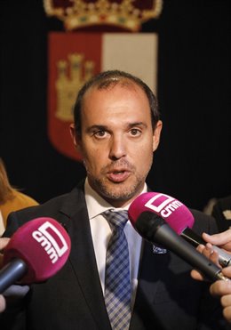 El presiente de las Cortes, Pablo Bellido