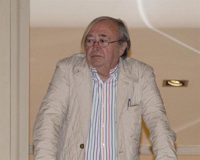 El periodista José Oneto en una foto de la Semana Santa de 2016 en Málaga.