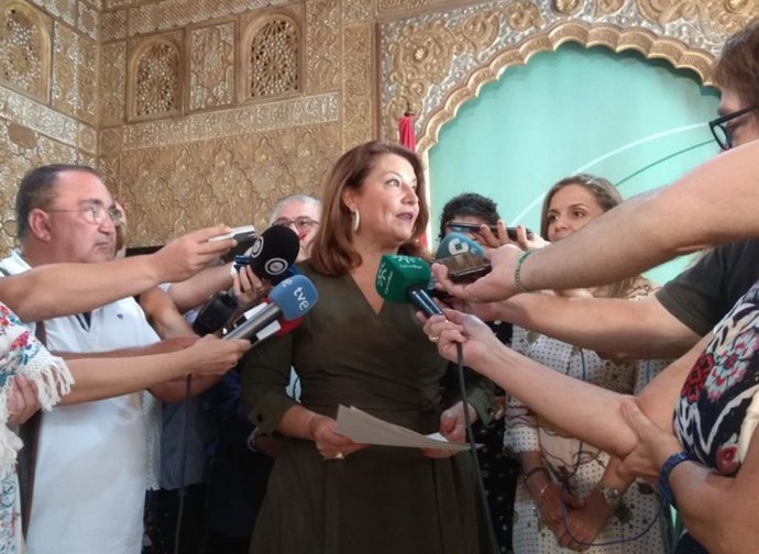 La consejera de Agricultura de la Junta de Andalucía atiende a los medios en Almería