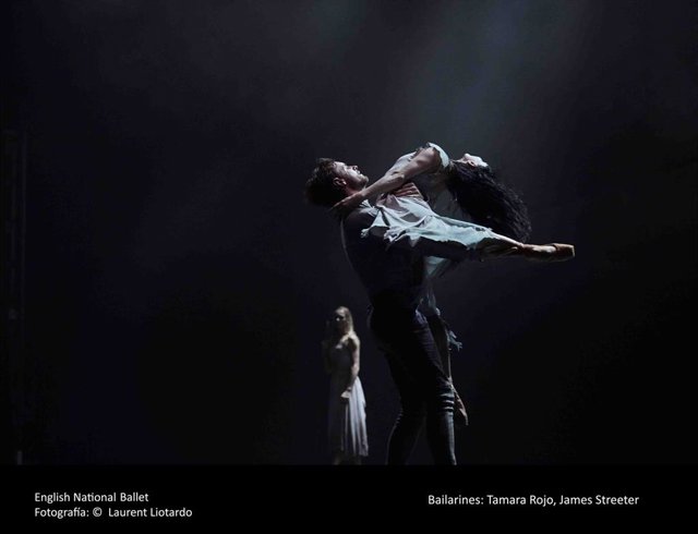 English National Ballet. Tamara Rojo and James Streeter in Akram KhanÔÇÖs Giselle - Laurent Liotardo  (1)