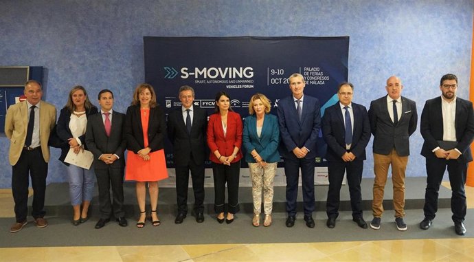 Foto de familia de la presentación de S-Moving