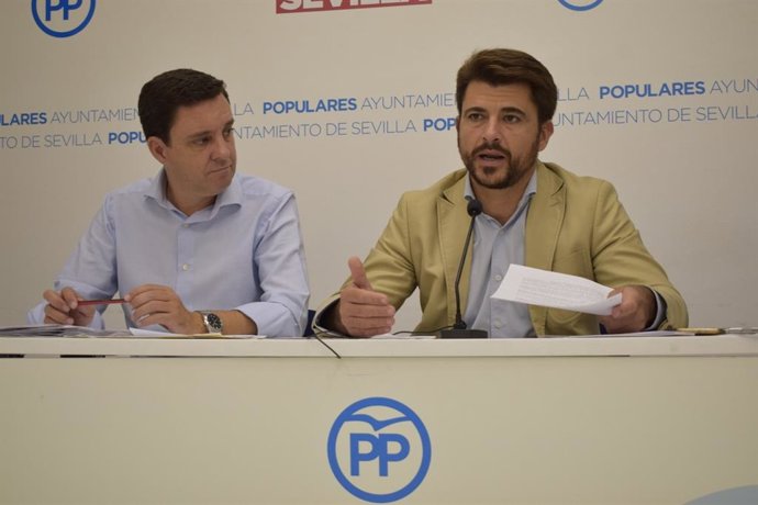 Juan de la Rosa y Beltrán Pérez, en rueda de prensa