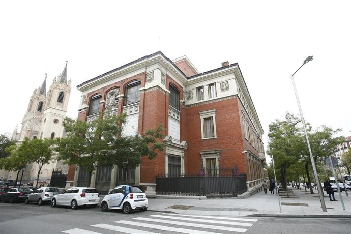 Pérez-Reverte afirma que la RAE ha estado "estrangulada" por la Administración y