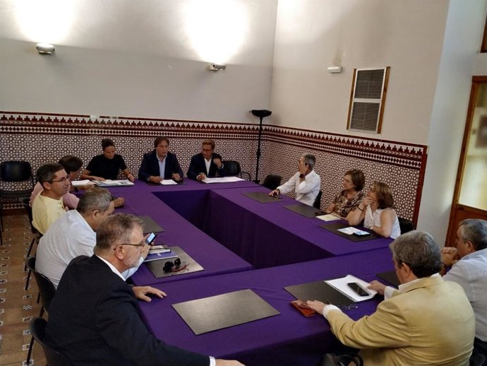 Reunión con elsector turístico