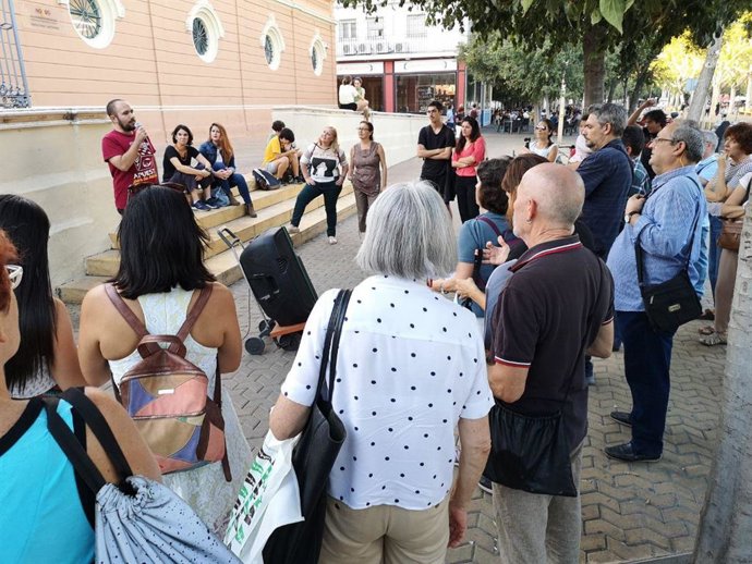 Encuentro con inquilinos en Sevilla