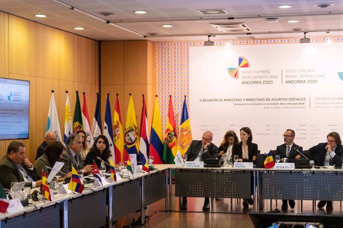 Sessions plenries de la II Reunió Iberoamericana de ministres d'Afers Socials.