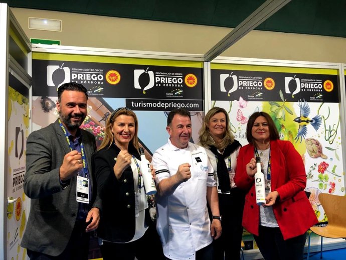 Representantes de la Junta promocionan la calidad de productos andaluces en 'San Sebastián Gastronomika'.