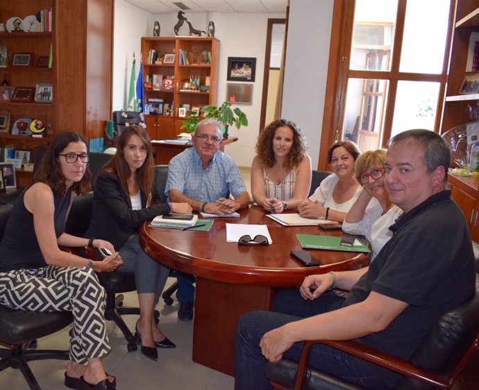 La directora general de Políticas Migratorias de la Junta visita Vícar (Almería)