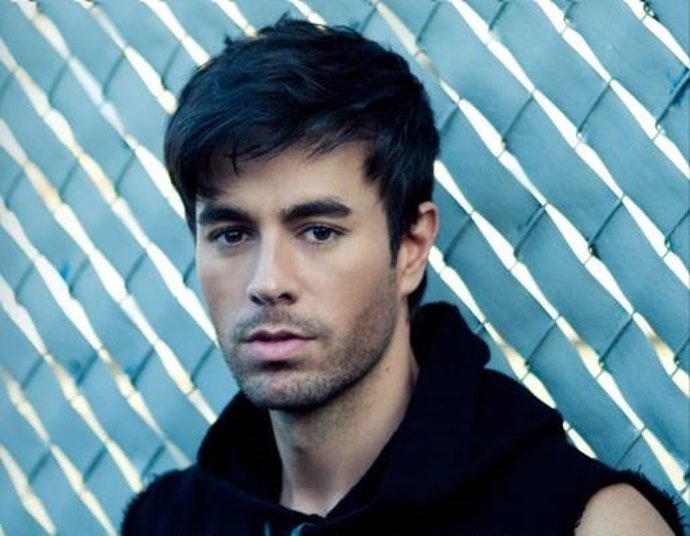 Cartel de la nueva gira de Enrique Iglesias