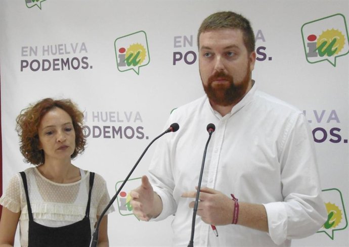 Alejandro García y Silvia Zambrano, candidatos al Congreso por Unidas Podemos por la provincia de Huelva.