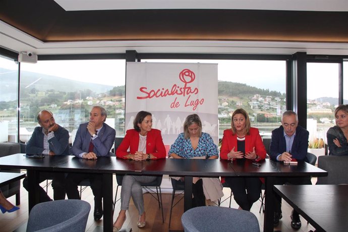 Reunión de los socialistas de la provincia de Lugo con la ministra de Industria, Reyes Maroto