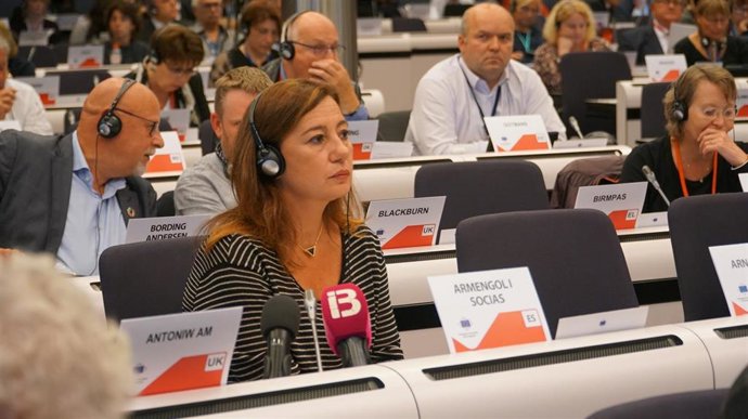 La presidenta del Govern de Baleares, durante la sesión plenaria del Comité de las Regiones.