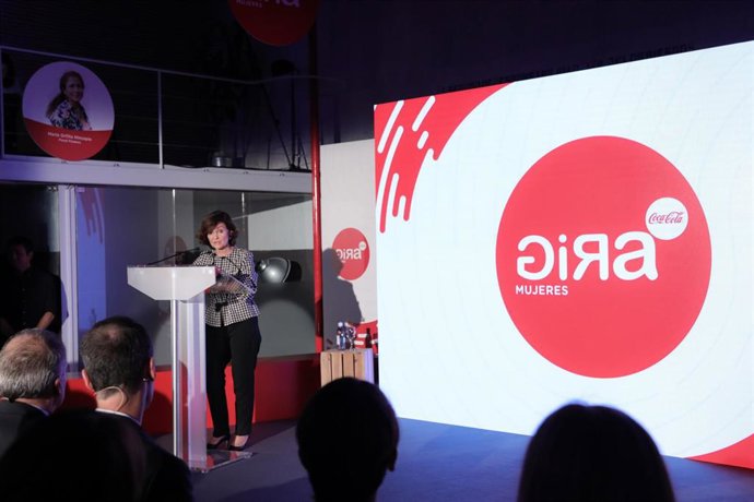 La vicepresidenta del Gobierno y ministra de Igualdad en funciones, Carmen Calvo, interviene durante el acto de entrega de premios GIRA Mujeres, en (Madrid/España) a 8 de octubre de 2019.
