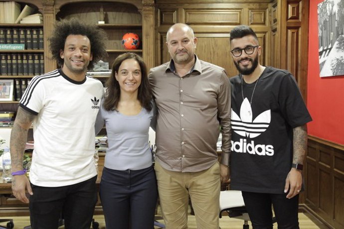 Marcelo, la alcaldesa de Getafe Sara Hernández, el concejal de deportes Javier Santos y el jugador de fútbol sala Caio Alves