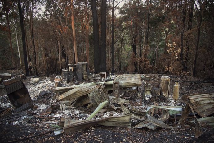 Australia.- Los incendios forestales en el este de Australia destruyen decenas d