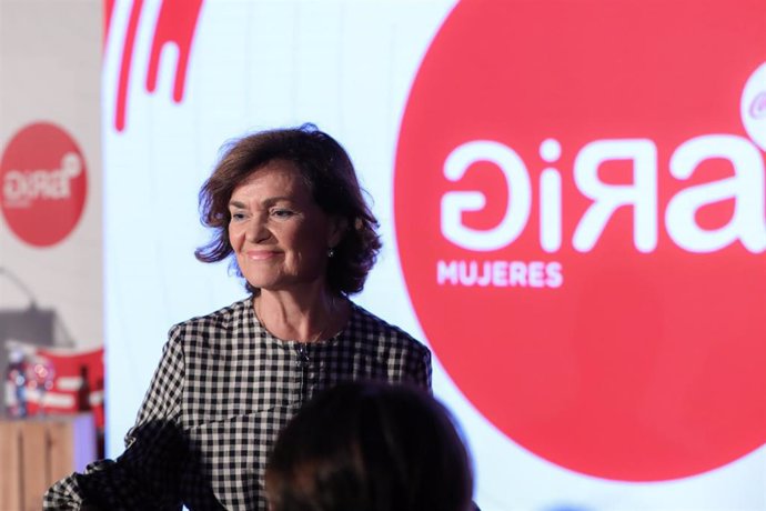 La vicepresidenta del Gobierno y ministra de Igualdad en funciones, Carmen Calvo, interviene durante el acto de entrega de premios GIRA Mujeres, en (Madrid/España) a 8 de octubre de 2019.