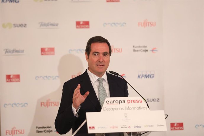 El president de la CEOE, Antonio Garamendi, durant la seva intervenció en els Esmorzars Informatius d'Europa Press a Madrid el 9 d'octubre del 2019.